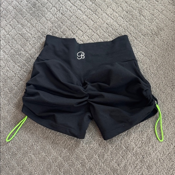 Bombshell brand shorts - Picture 2 of 5